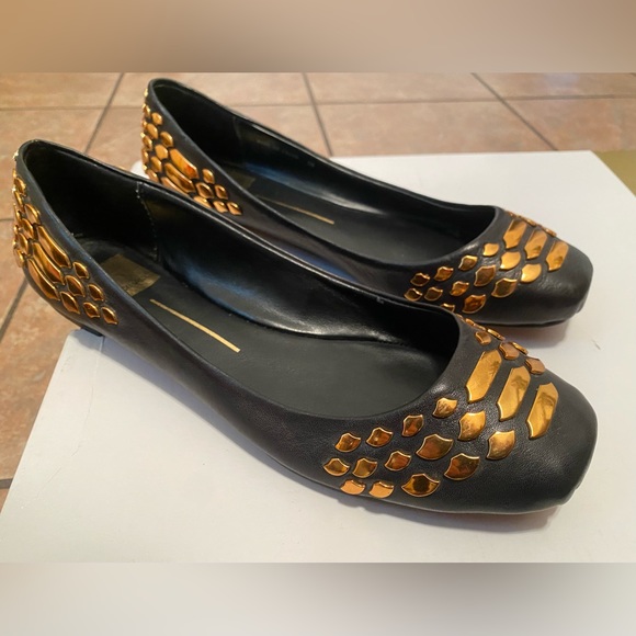 Dolce Vita Shoes - Dolce Vita Black Leather Flats Metal scale Design Size 8